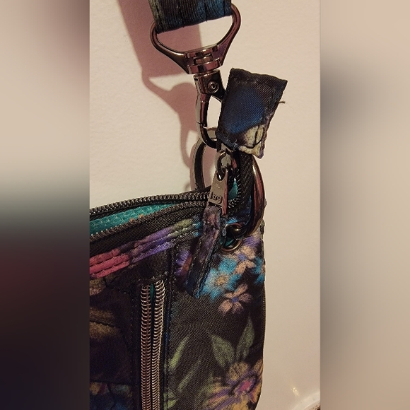 LUG Swivel Floral Print Organizational Compact Crossbody - Picture 6 of 10